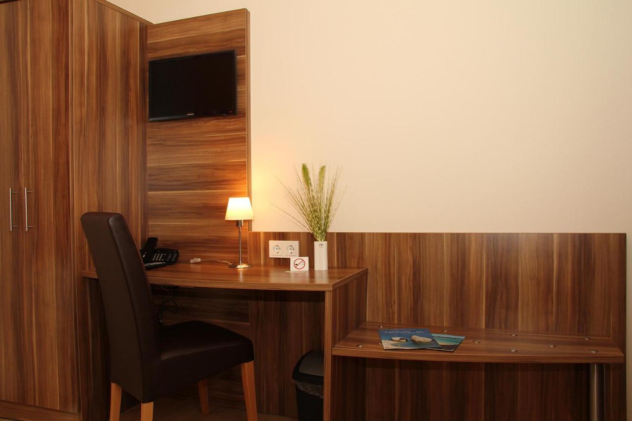 Villa Croatia & Restaurant Adria Klingenberg am Main Extérieur photo